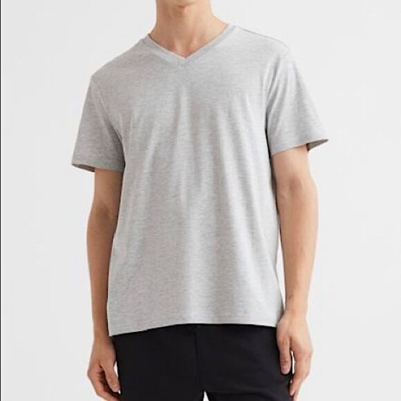 H&M Men’s Grey Regular Fit V-neck T-shirt - Picture 1 of 11